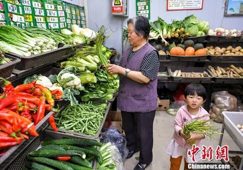 上周全國食用農產品市場價格微幅上揚，商務部監測顯示環比上漲0.9%